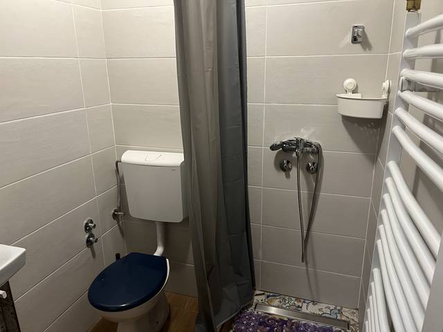Apartmani 32 i 33